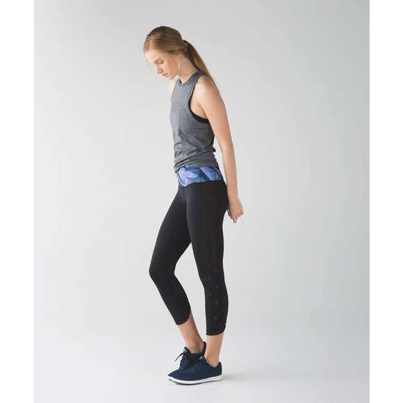 Lululemon Leggings 6 Black Pretty Prism Var City Crop High Rise Mesh - Picture 13 of 16
